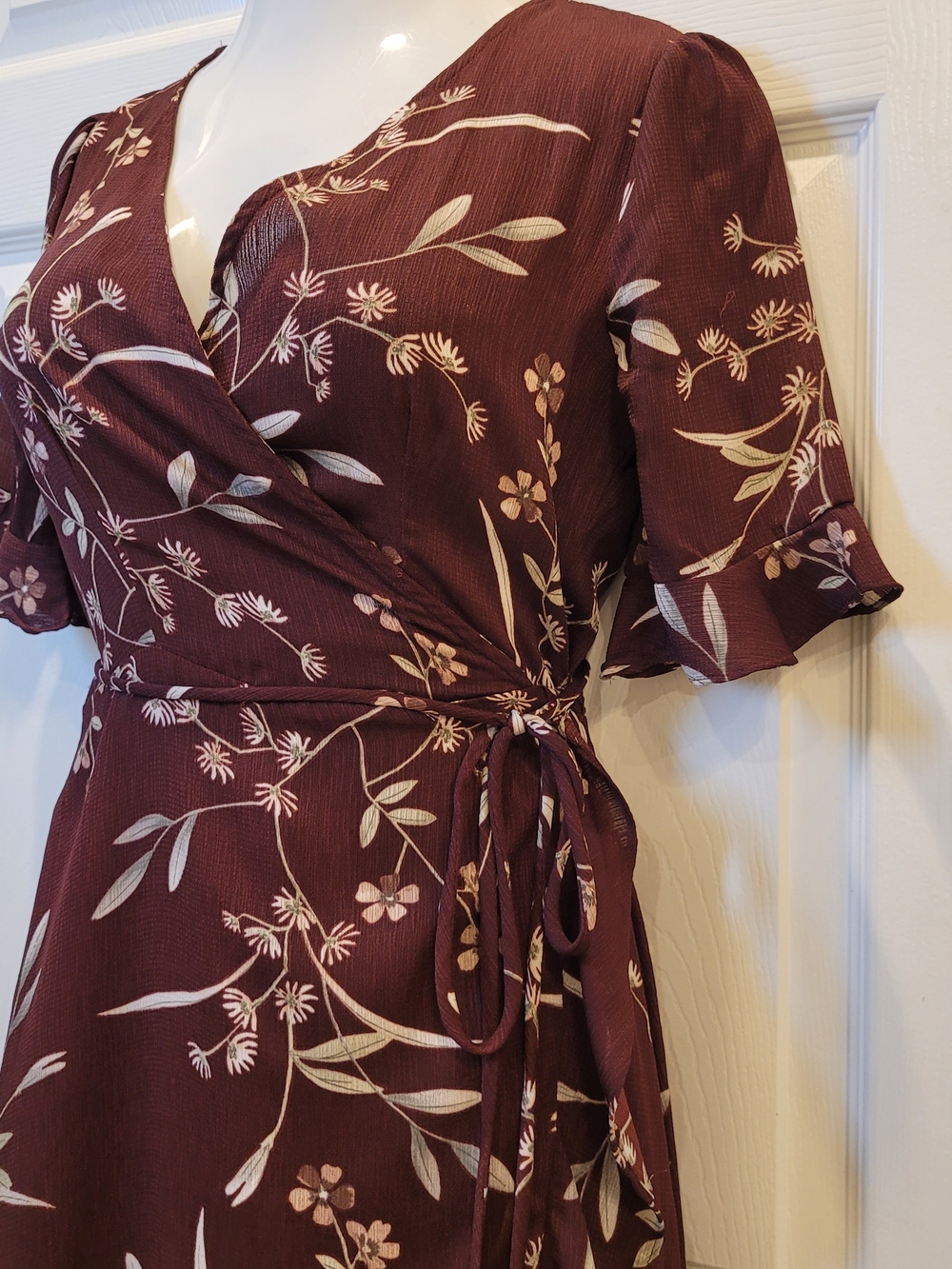 Lulu's Floral True Wrap Ruffle V-neck Midi Maxi Dress in Deep Burgundy sz M